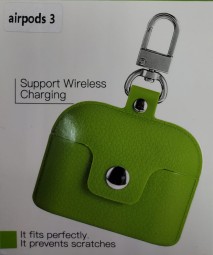 Силиконовый чехол для AirPods 3 с кнопкой и карабином салатовый